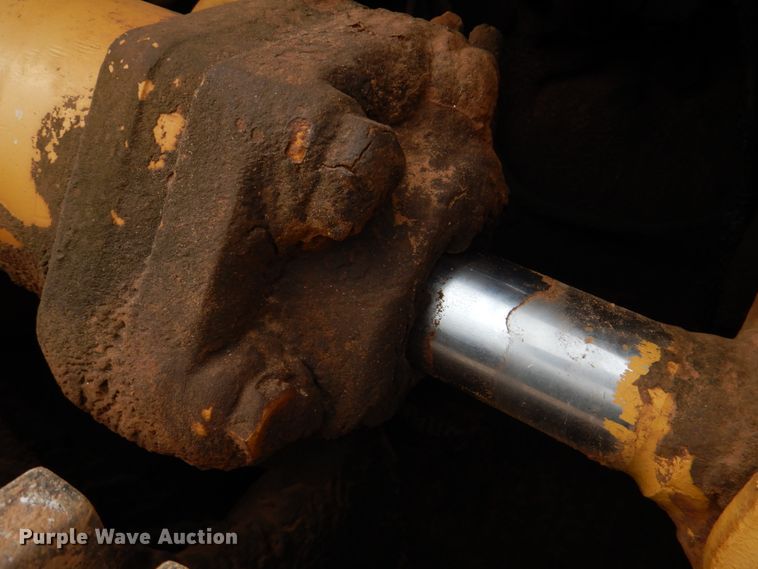 image for item KQ9658 1978 Caterpillar 977L  track loader