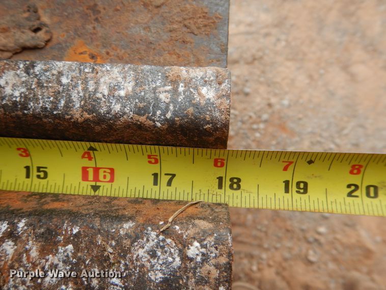 image for item KQ9658 1978 Caterpillar 977L  track loader