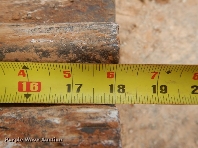 image for item KQ9658 1978 Caterpillar 977L  track loader