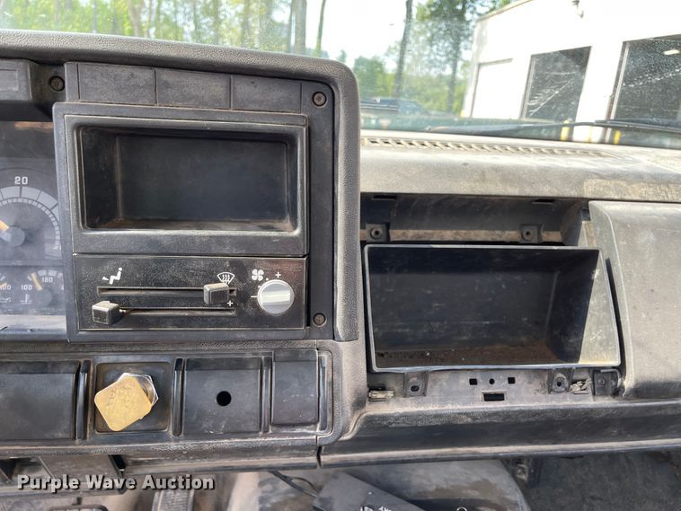 image for item KU9253 1991 Chevrolet Kodiak  crane truck