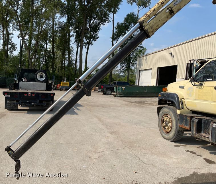 image for item KU9253 1991 Chevrolet Kodiak  crane truck