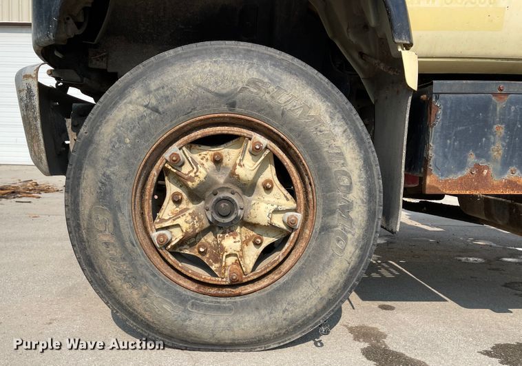 image for item KU9253 1991 Chevrolet Kodiak  crane truck