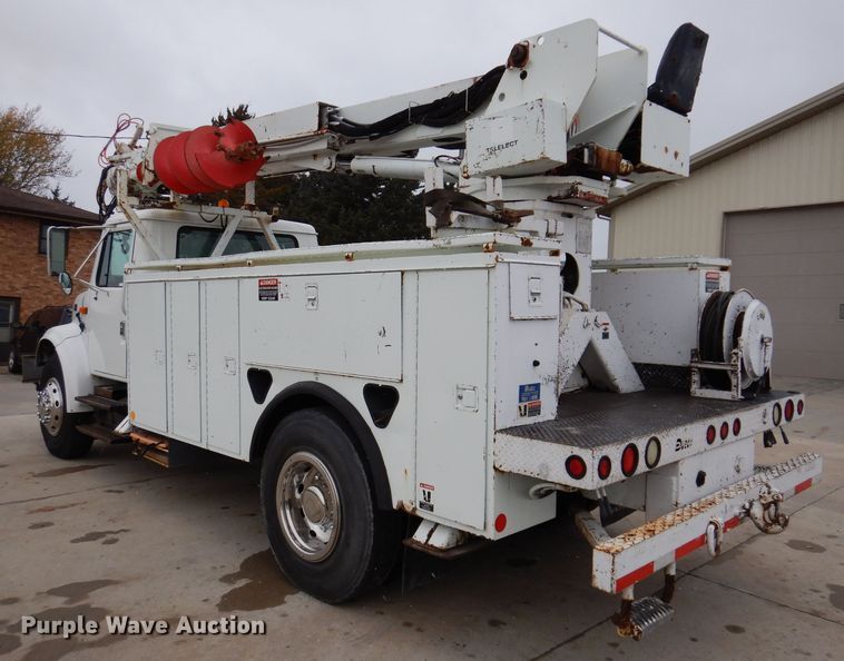 image for item KY9554 2001 International 4900  pressure digger truck