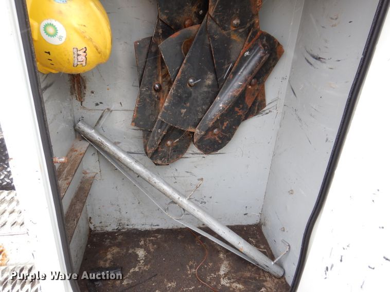 image for item KY9554 2001 International 4900  pressure digger truck