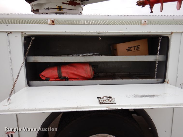 image for item KY9554 2001 International 4900  pressure digger truck