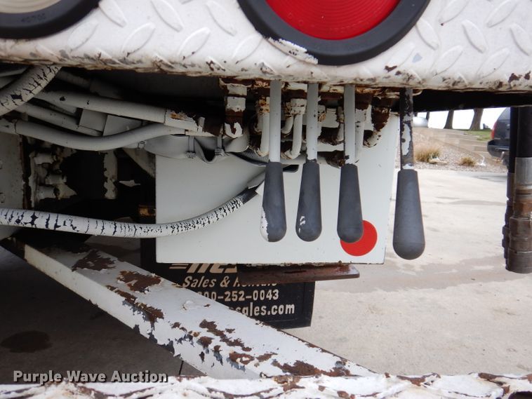 image for item KY9554 2001 International 4900  pressure digger truck