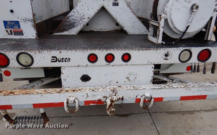 image for item KY9554 2001 International 4900  pressure digger truck