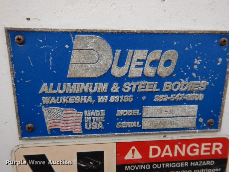 image for item KY9554 2001 International 4900  pressure digger truck