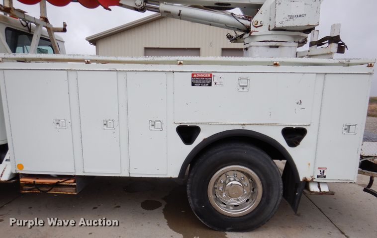 image for item KY9554 2001 International 4900  pressure digger truck