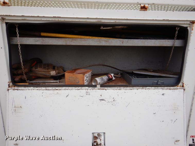 image for item KY9554 2001 International 4900  pressure digger truck