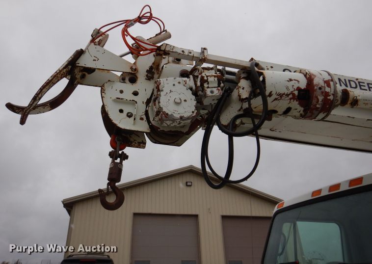 image for item KY9554 2001 International 4900  pressure digger truck