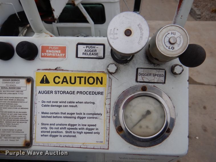 image for item KY9554 2001 International 4900  pressure digger truck