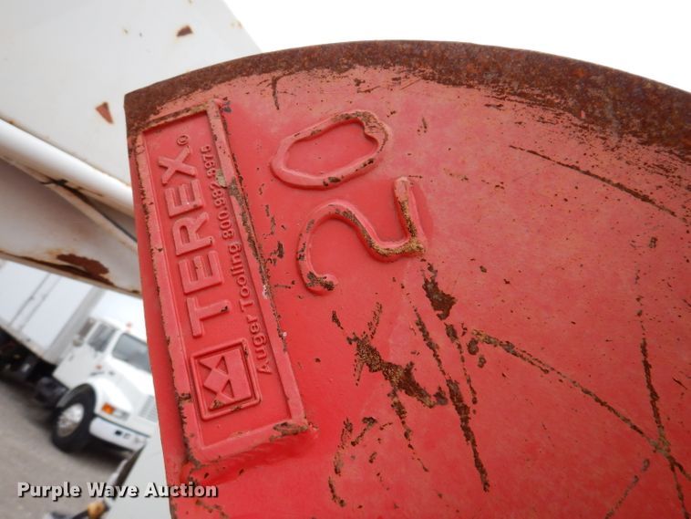 image for item KY9554 2001 International 4900  pressure digger truck