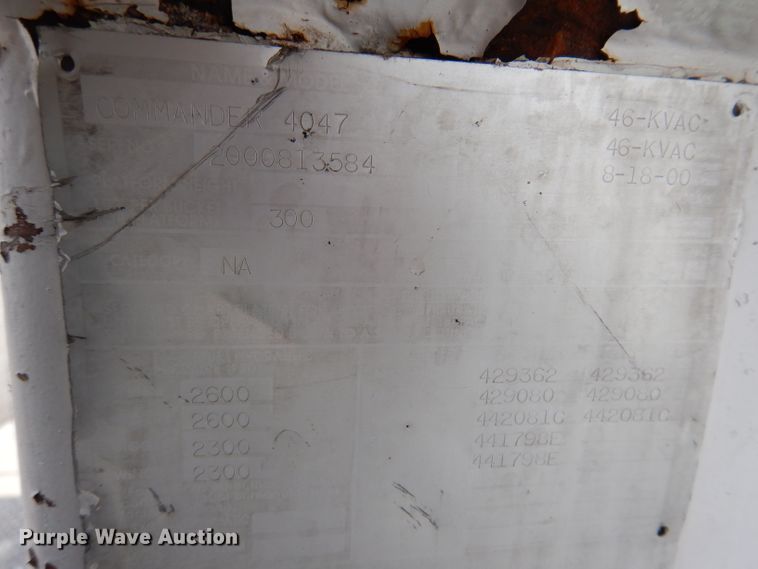 image for item KY9554 2001 International 4900  pressure digger truck