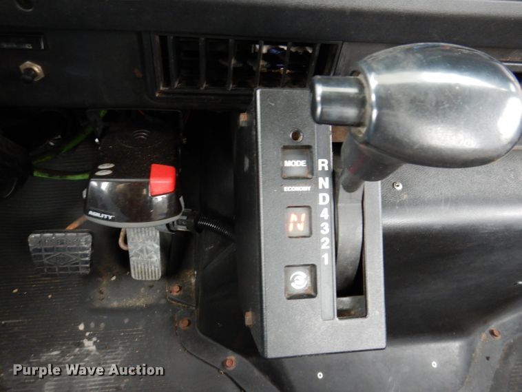 image for item KY9554 2001 International 4900  pressure digger truck