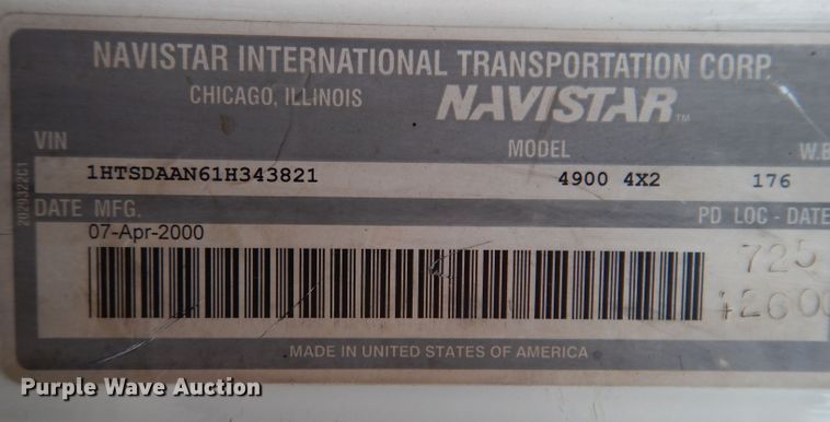 image for item KY9554 2001 International 4900  pressure digger truck