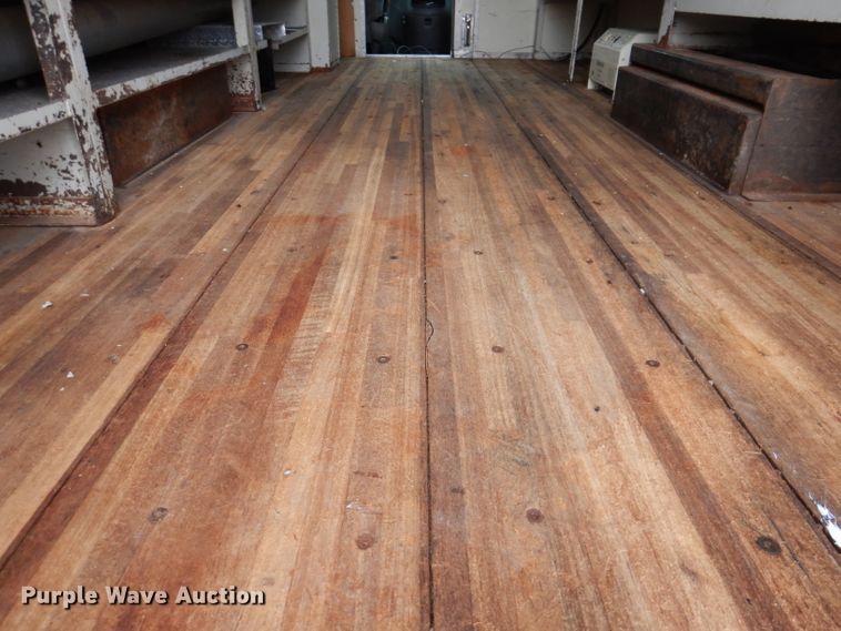 image for item KY9555 2003 Ford E550 Super Duty  box truck