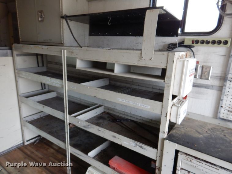 image for item KY9555 2003 Ford E550 Super Duty  box truck