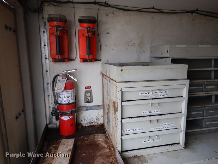 image for item KY9555 2003 Ford E550 Super Duty  box truck