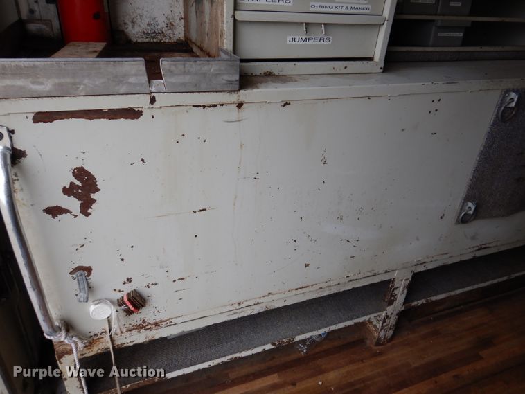 image for item KY9555 2003 Ford E550 Super Duty  box truck