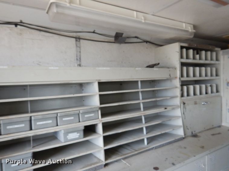 image for item KY9555 2003 Ford E550 Super Duty  box truck