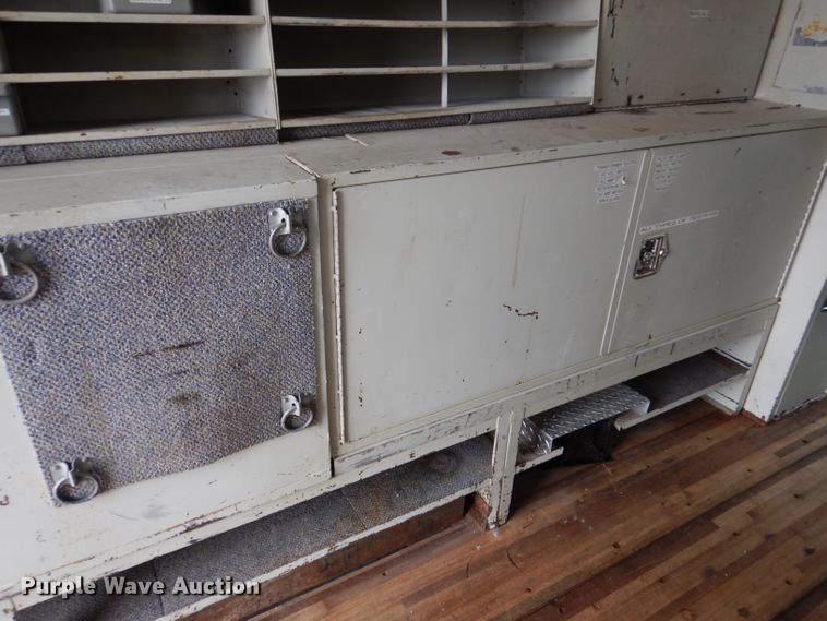 image for item KY9555 2003 Ford E550 Super Duty  box truck