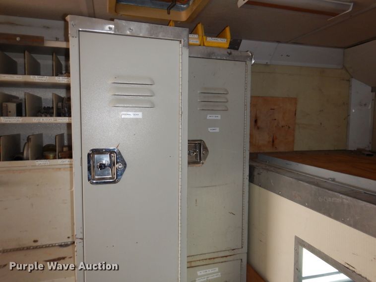 image for item KY9555 2003 Ford E550 Super Duty  box truck