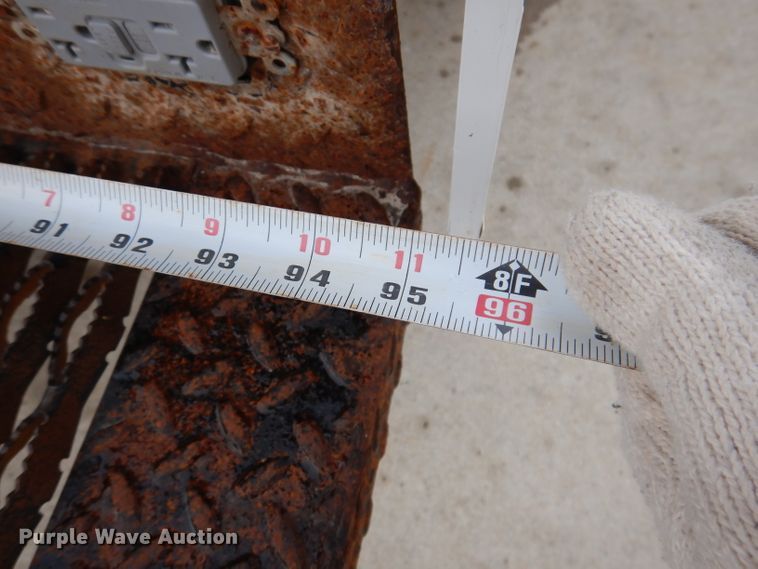 image for item KY9555 2003 Ford E550 Super Duty  box truck