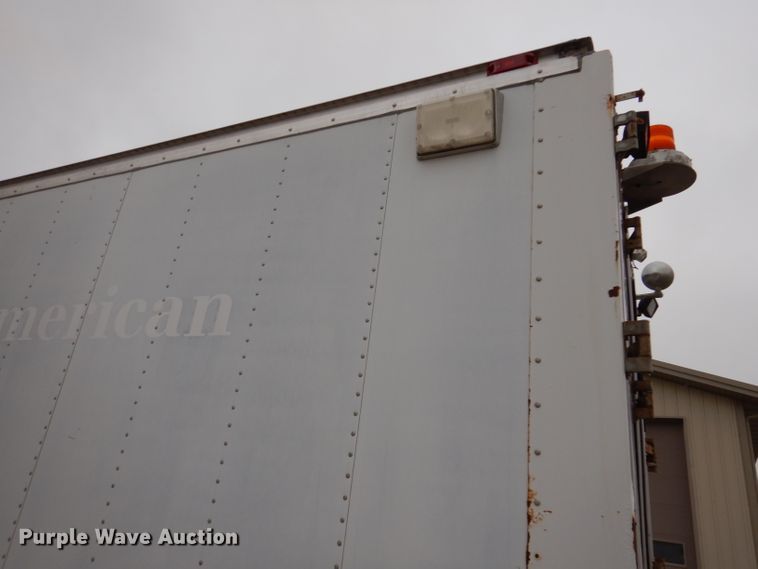 image for item KY9555 2003 Ford E550 Super Duty  box truck