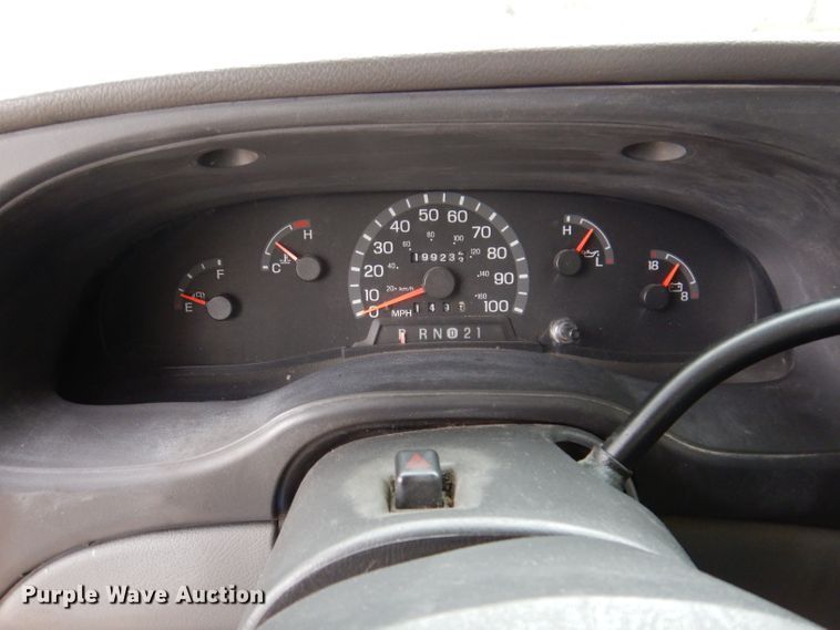 image for item KY9555 2003 Ford E550 Super Duty  box truck