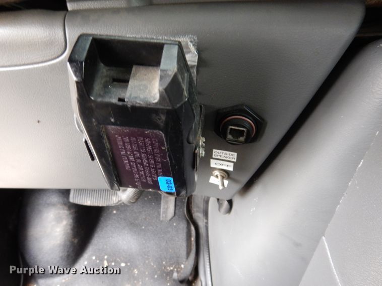 image for item KY9555 2003 Ford E550 Super Duty  box truck