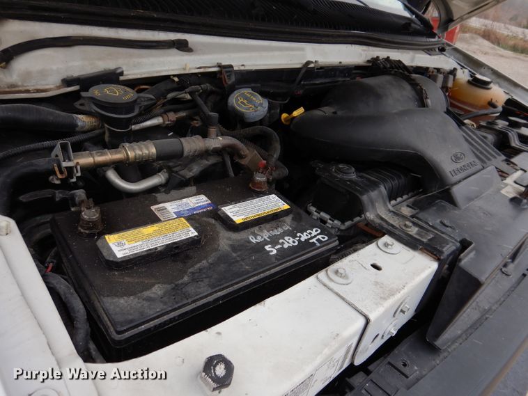 image for item KY9555 2003 Ford E550 Super Duty  box truck