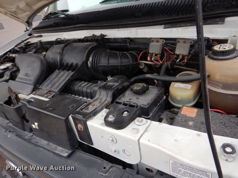 image for item KY9555 2003 Ford E550 Super Duty  box truck