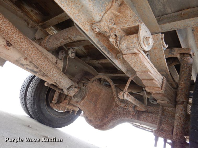 image for item KY9555 2003 Ford E550 Super Duty  box truck