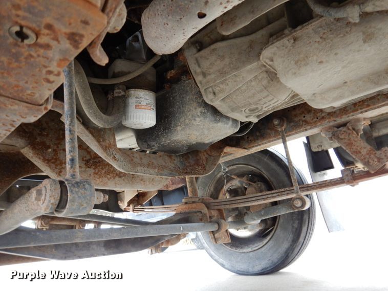 image for item KY9555 2003 Ford E550 Super Duty  box truck