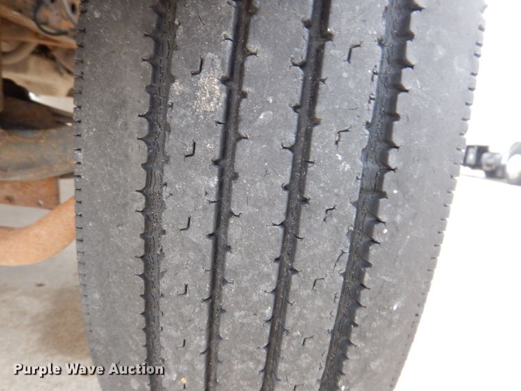 image for item KY9555 2003 Ford E550 Super Duty  box truck