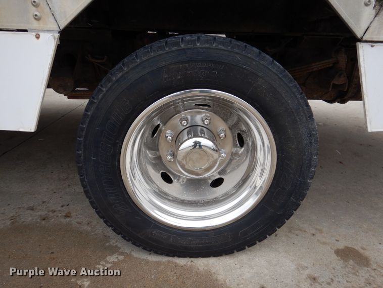 image for item KY9555 2003 Ford E550 Super Duty  box truck