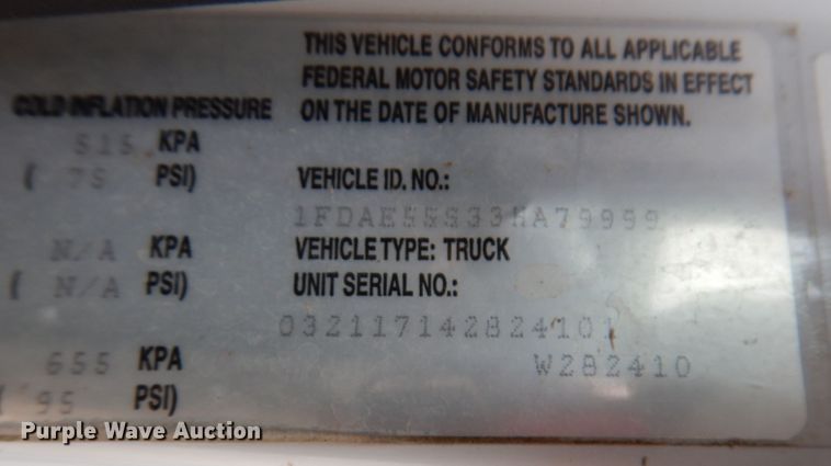 image for item KY9555 2003 Ford E550 Super Duty  box truck