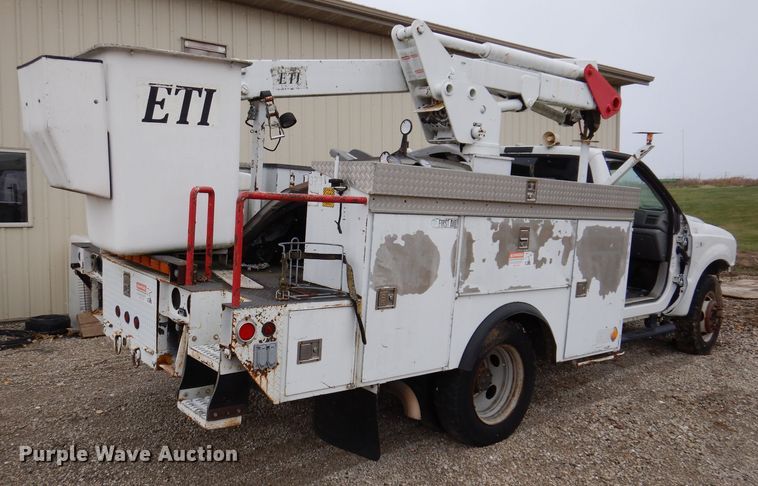 image for item KY9557 2004 Ford F550 Super Duty  bucket truck
