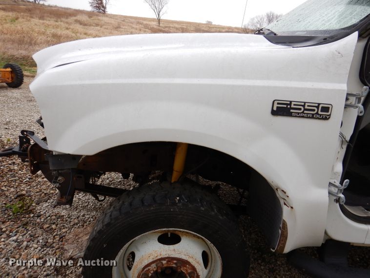 image for item KY9557 2004 Ford F550 Super Duty  bucket truck