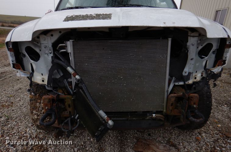 image for item KY9557 2004 Ford F550 Super Duty  bucket truck