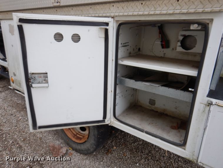 image for item KY9557 2004 Ford F550 Super Duty  bucket truck