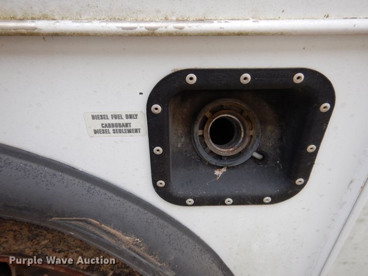 image for item KY9557 2004 Ford F550 Super Duty  bucket truck