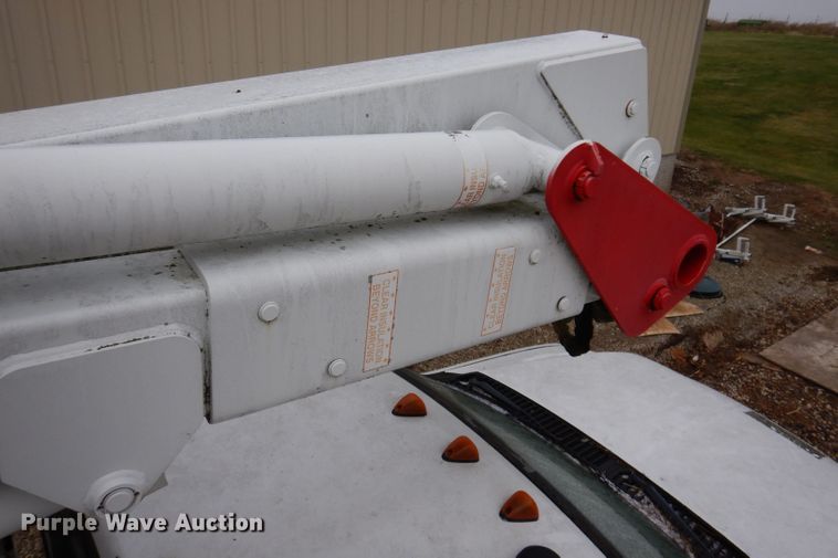 image for item KY9557 2004 Ford F550 Super Duty  bucket truck