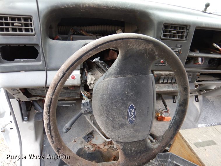 image for item KY9557 2004 Ford F550 Super Duty  bucket truck