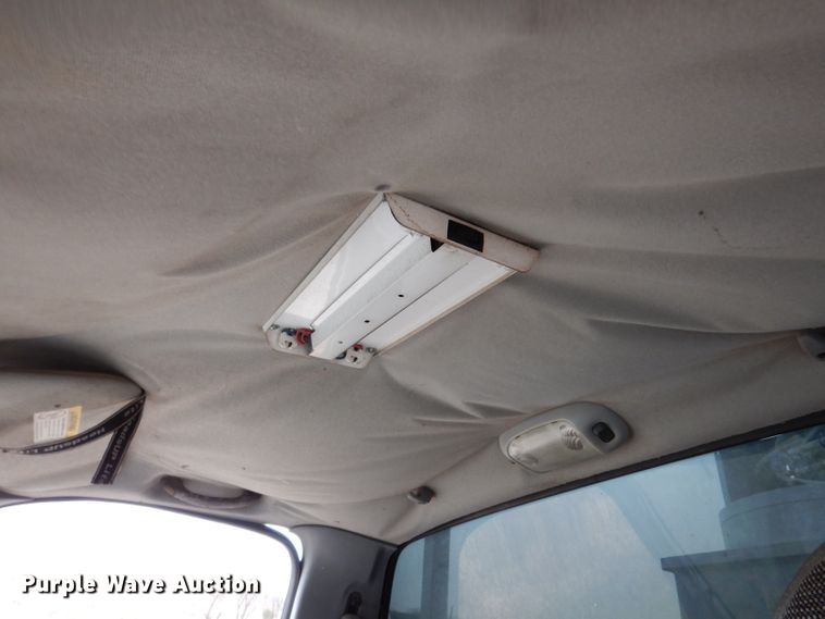 image for item KY9557 2004 Ford F550 Super Duty  bucket truck