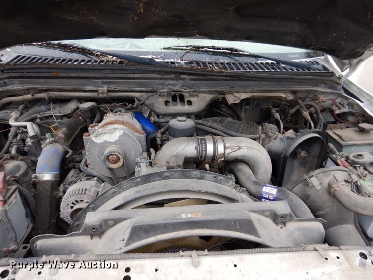 image for item KY9557 2004 Ford F550 Super Duty  bucket truck