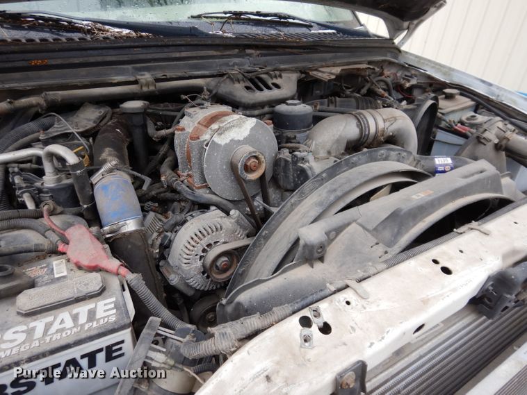 image for item KY9557 2004 Ford F550 Super Duty  bucket truck