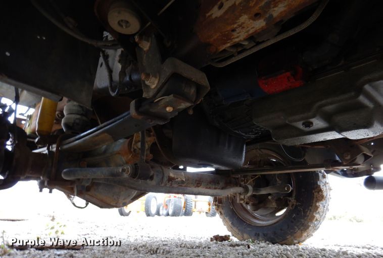 image for item KY9557 2004 Ford F550 Super Duty  bucket truck