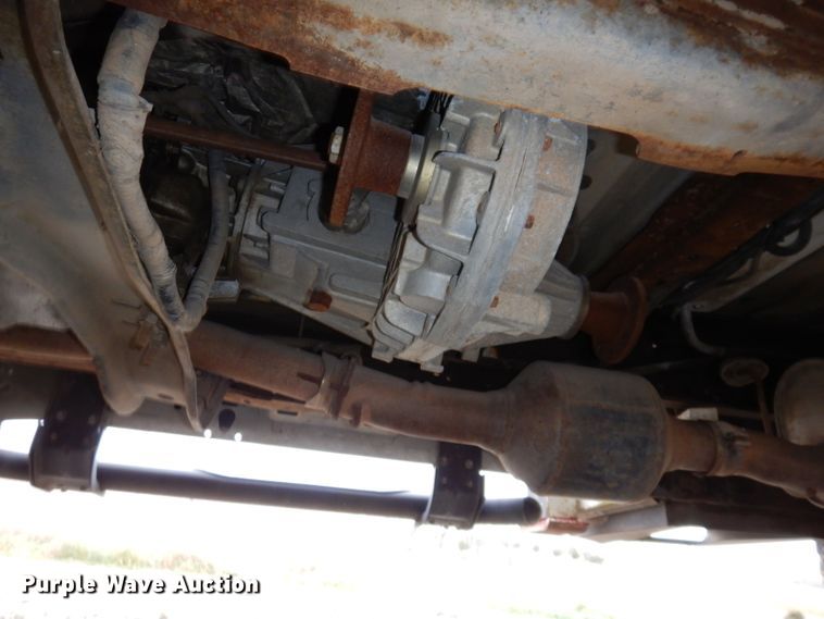 image for item KY9557 2004 Ford F550 Super Duty  bucket truck